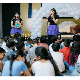 Iglesia Restaurando Naciones / Restoring Nations Church