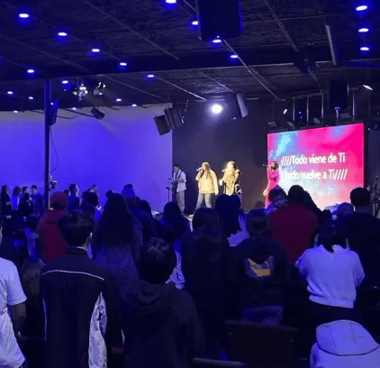 Iglesia Restaurando Naciones / Restoring Nations Church
