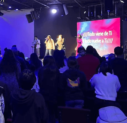 Iglesia Restaurando Naciones / Restoring Nations Church